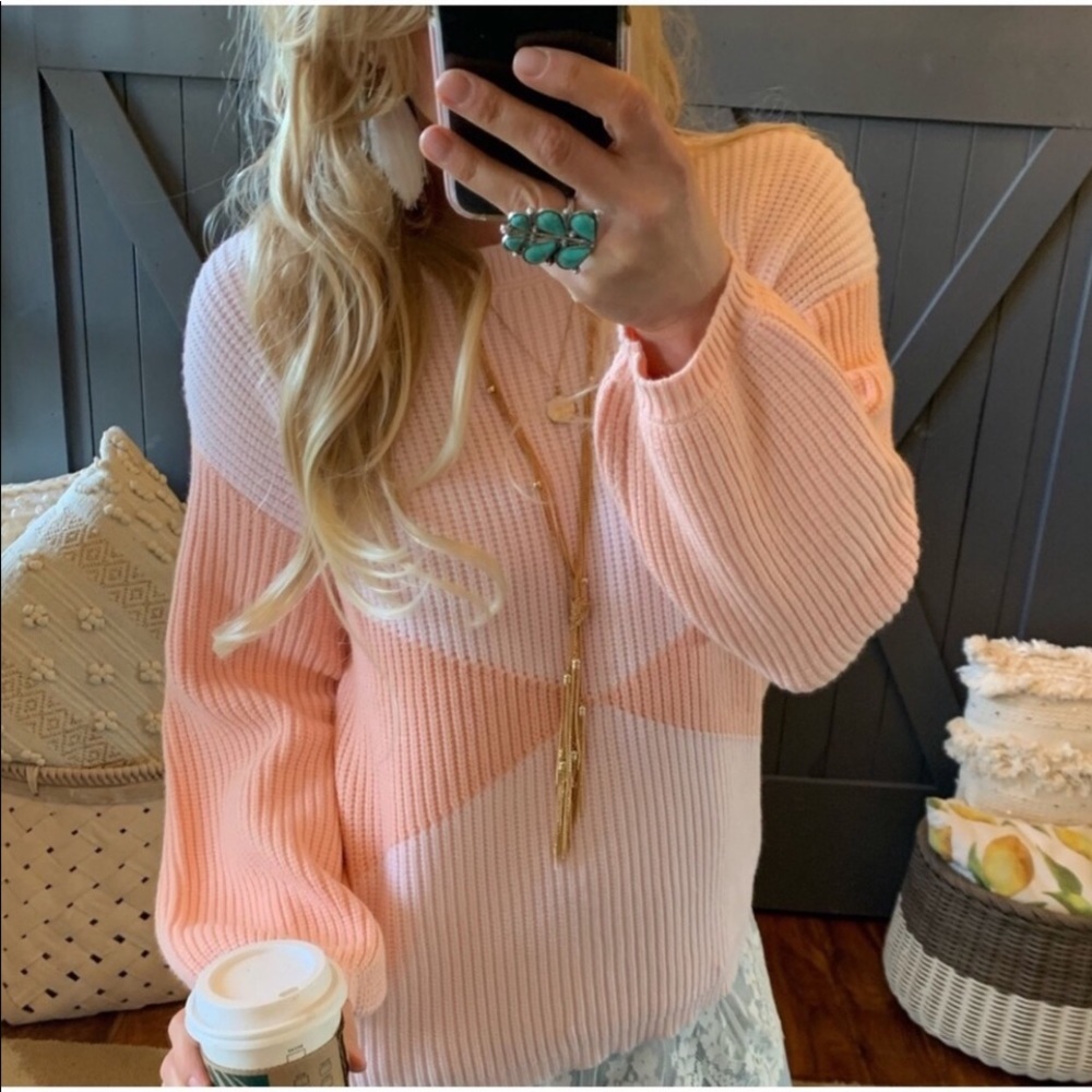 🍑🧡Gorgeous color block sweater